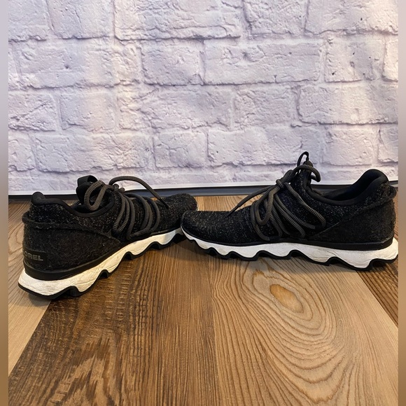 Sorel Kinetic Impact Women’s Sneakers Black/Gray Knit Unique Sole Design Size 9 - Picture 6 of 12